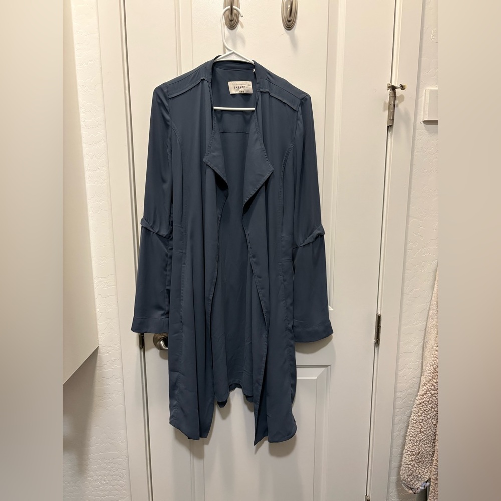 Aritzia Babaton Flowy Trench